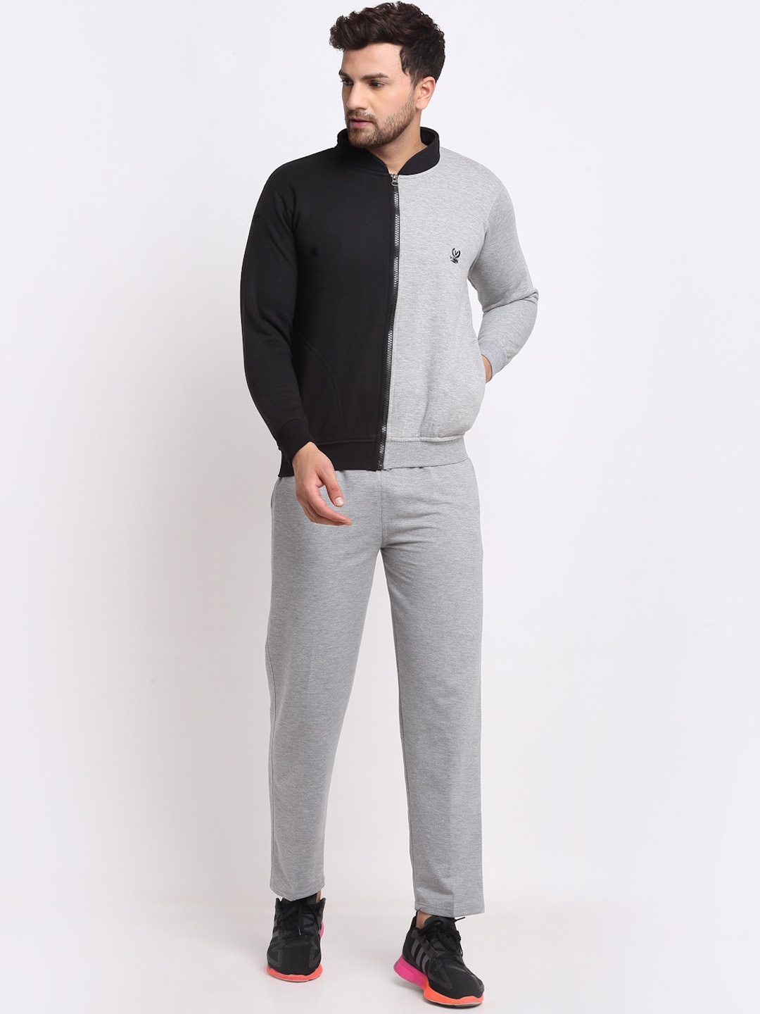 

VIMAL JONNEY Men Grey & Black Solid Tracksuit