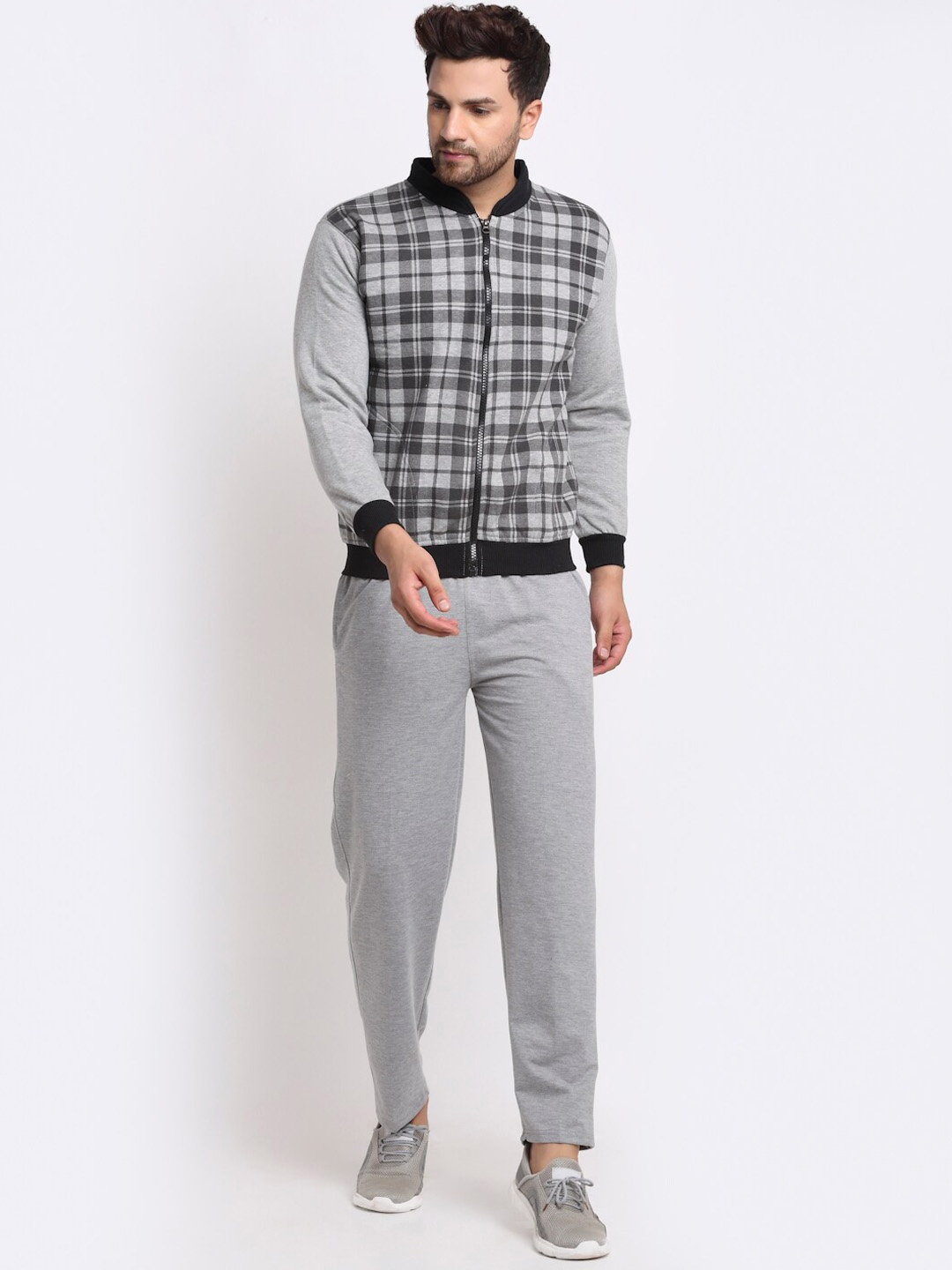 

VIMAL JONNEY Men Grey & Black Checked Tracksuit