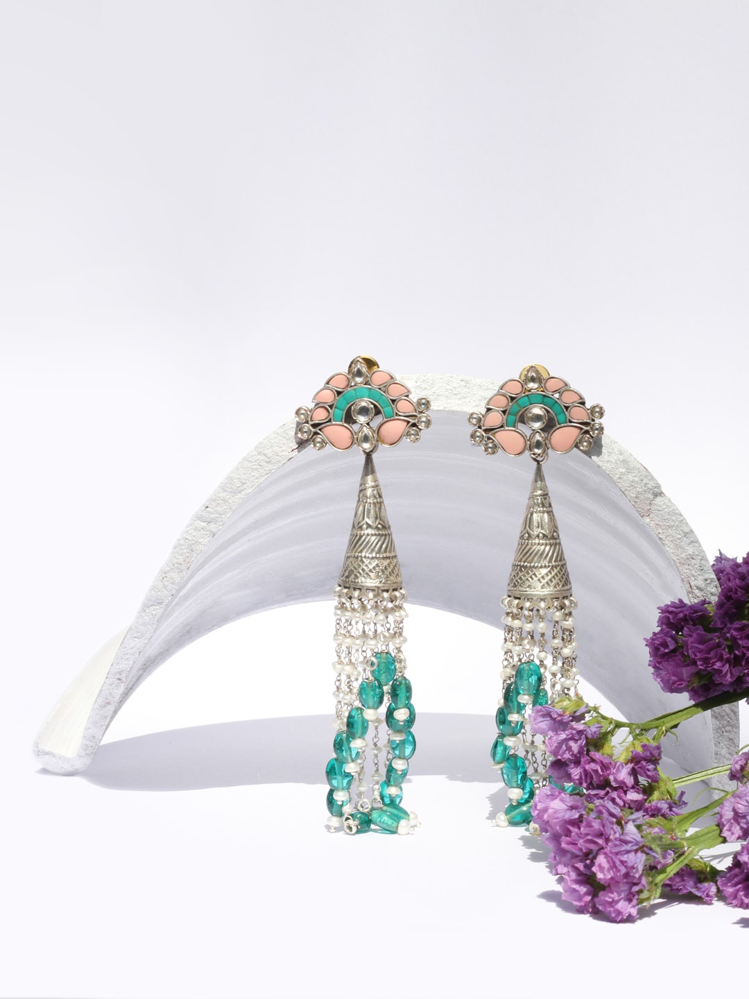 

SANGEETA BOOCHRA Silver-Toned Contemporary Drop Earrings