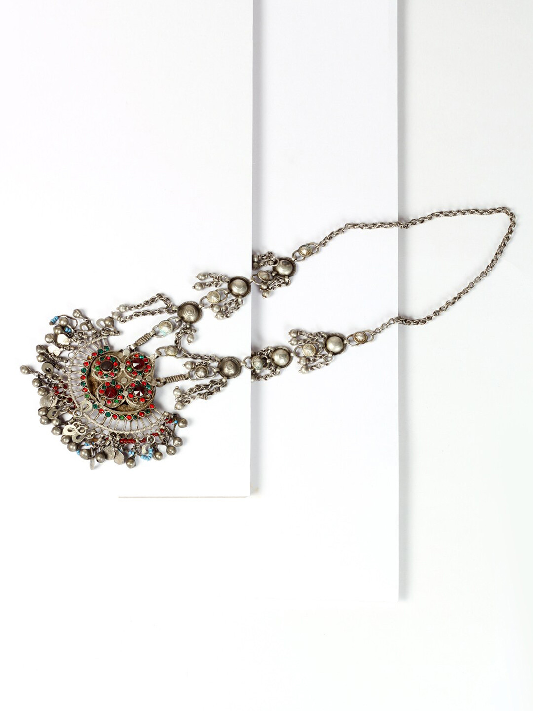

SANGEETA BOOCHRA Silver-Toned & Red Silver Handcrafted Necklace