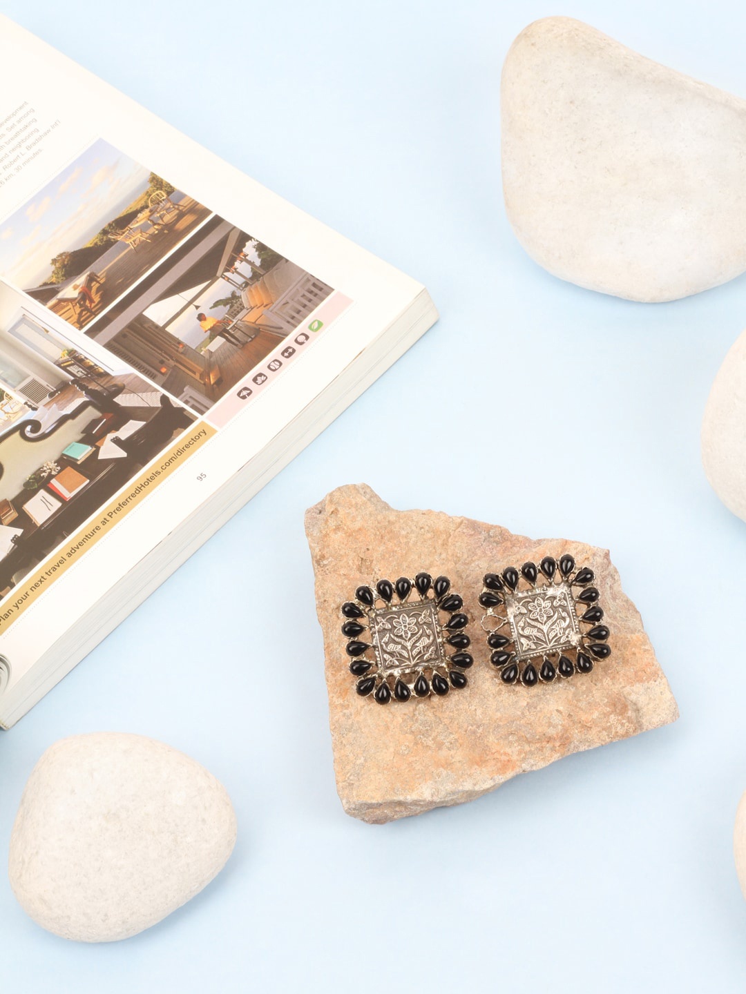 

SANGEETA BOOCHRA Silver-Toned Contemporary Studs Earrings