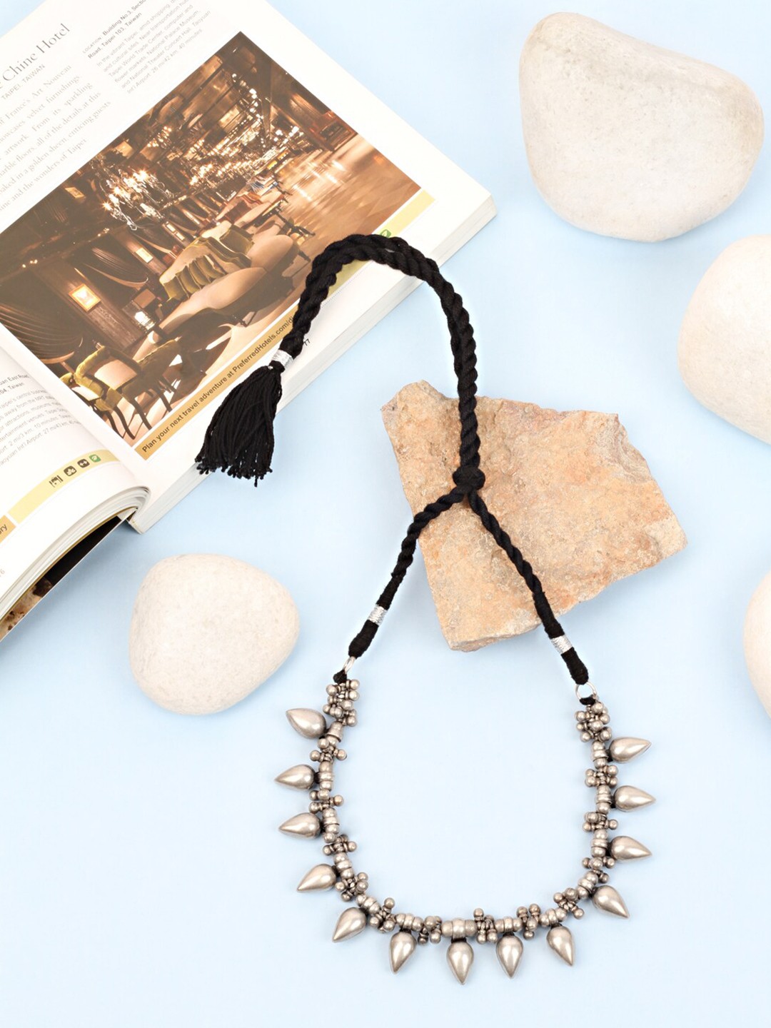 

SANGEETA BOOCHRA Silver-Toned & Black Silver Handcrafted Necklace