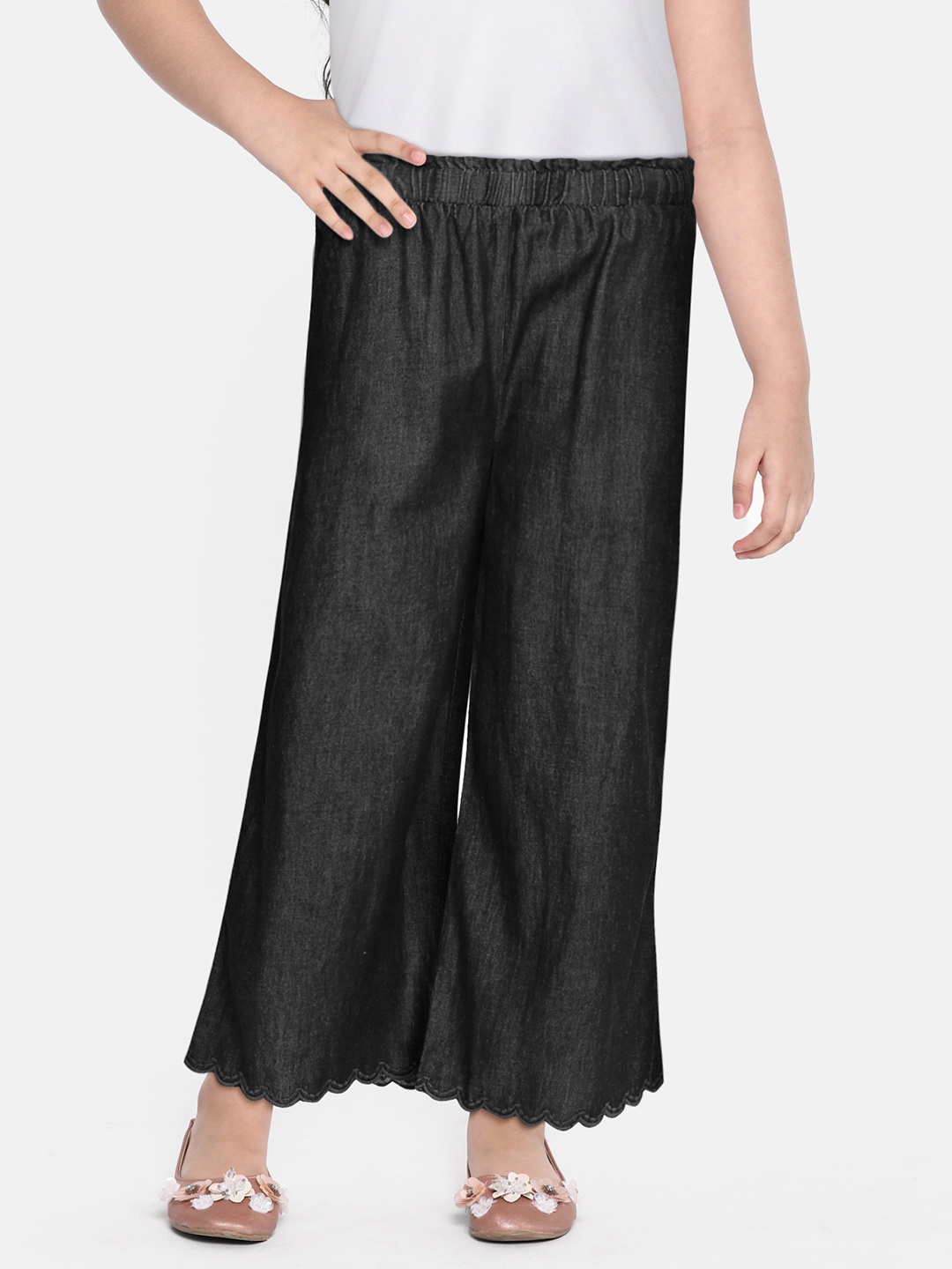 

Global Desi Girls Black Loose Fit Pure Cotton Parallel Trousers