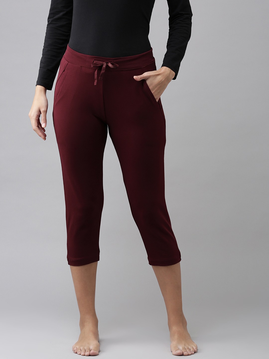 

Van Heusen Women Solid Smart Tech Easy Stain Release Lounge Capris, Maroon