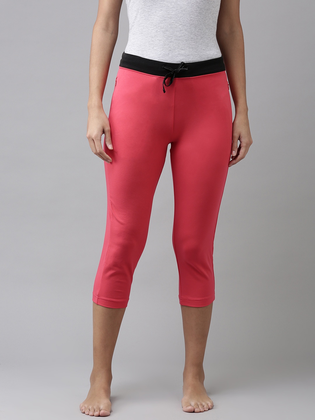 

Van Heusen Women Reflective Trim Lounge Capris, Red