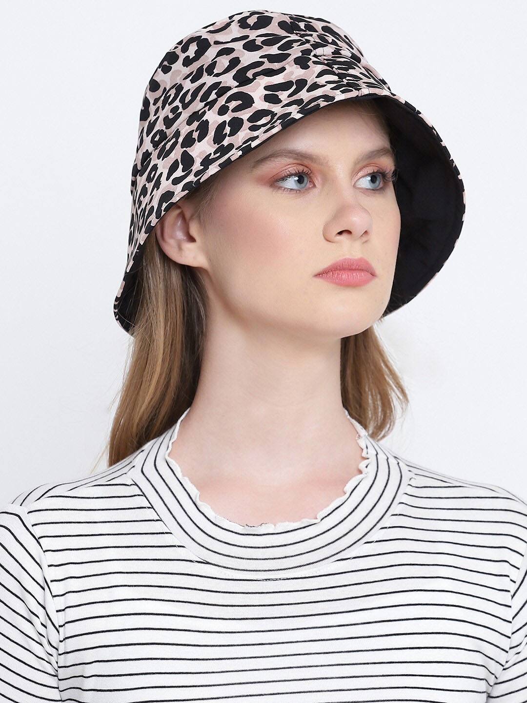 

Oxolloxo Women Beige & Black Animal Printed Reversible Bucket Hat