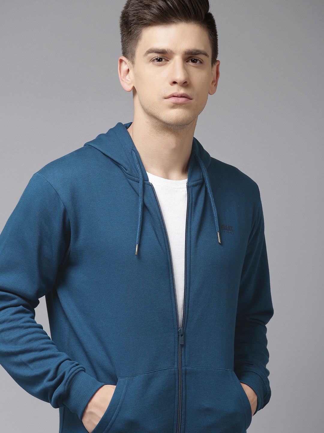 

BEAT LONDON by PEPE JEANS Men Navy Blue Solid Hooded Sweatshirt with Minimal Print Detail