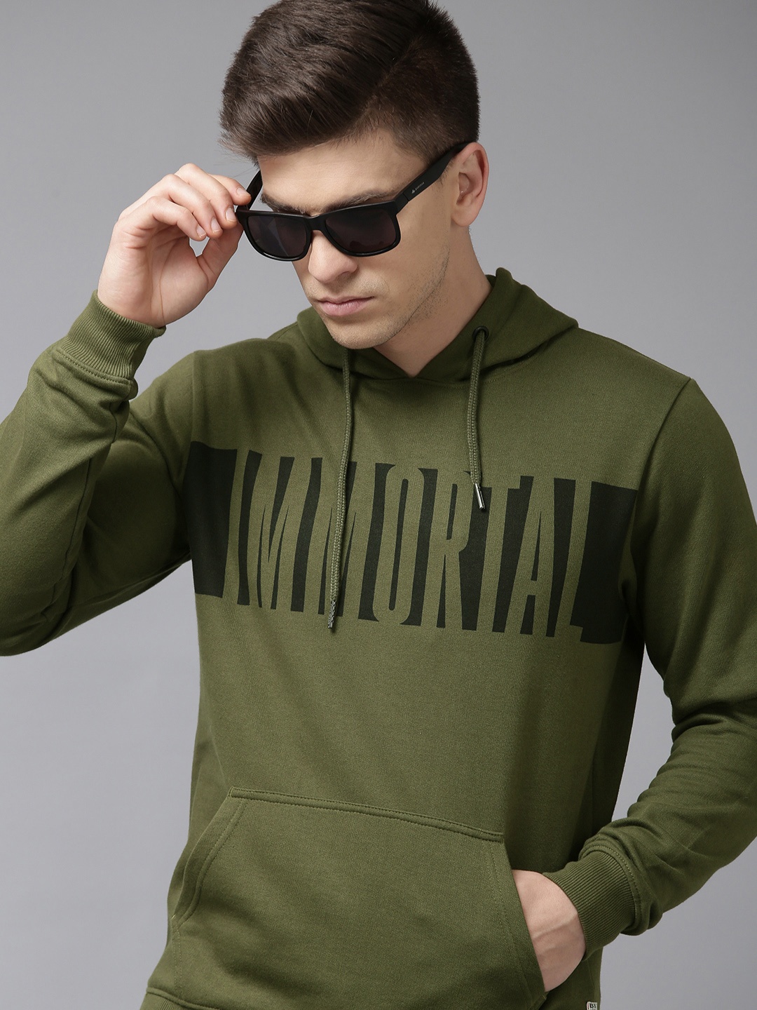 

BEAT LONDON by PEPE JEANS Men Olive Green Typography Printed Hooded Sweatshirt