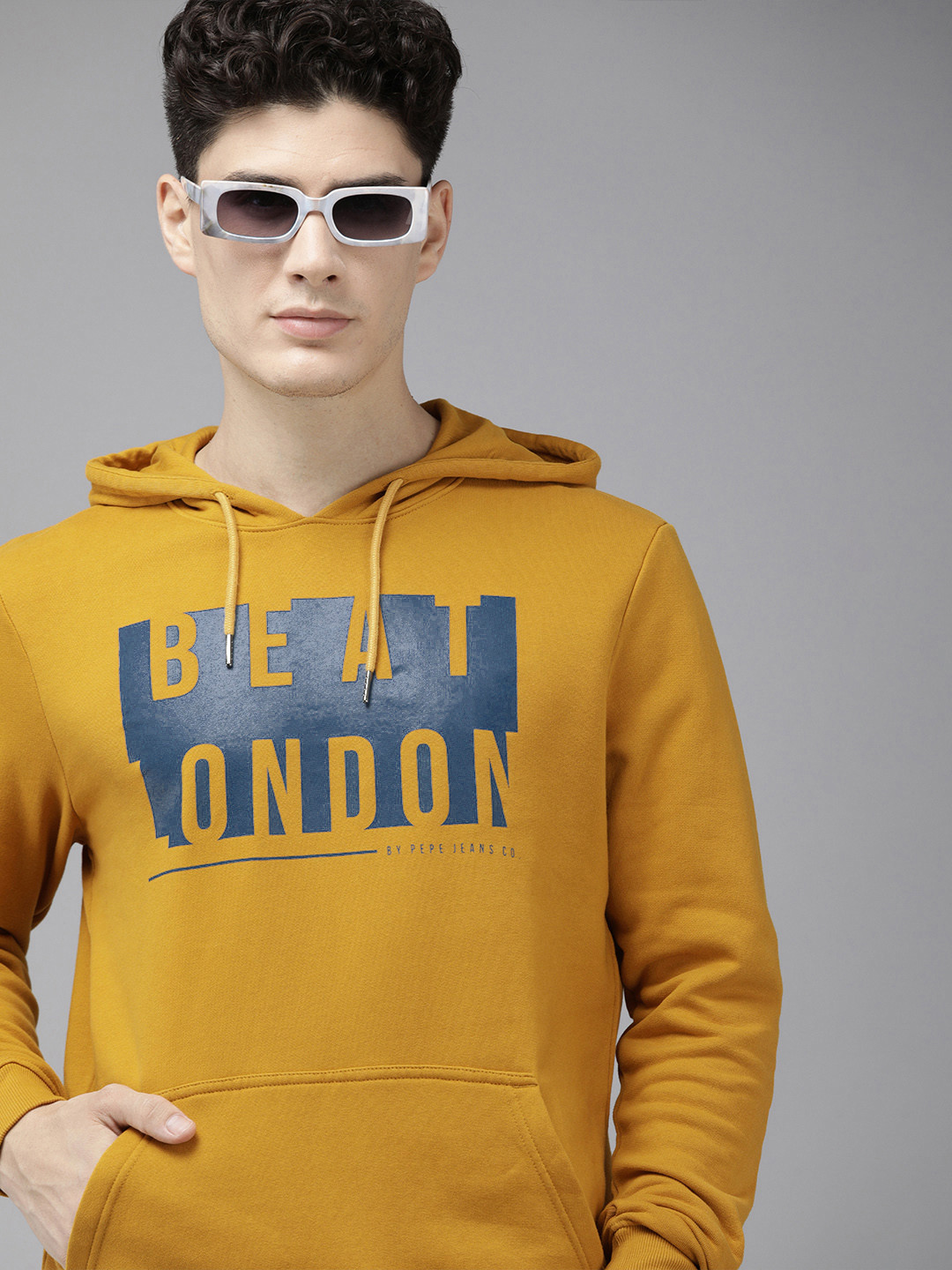 

BEAT LONDON by PEPE JEANS Men Yellow & Blue Printed Pure Cotton Hooded Sweatshirt