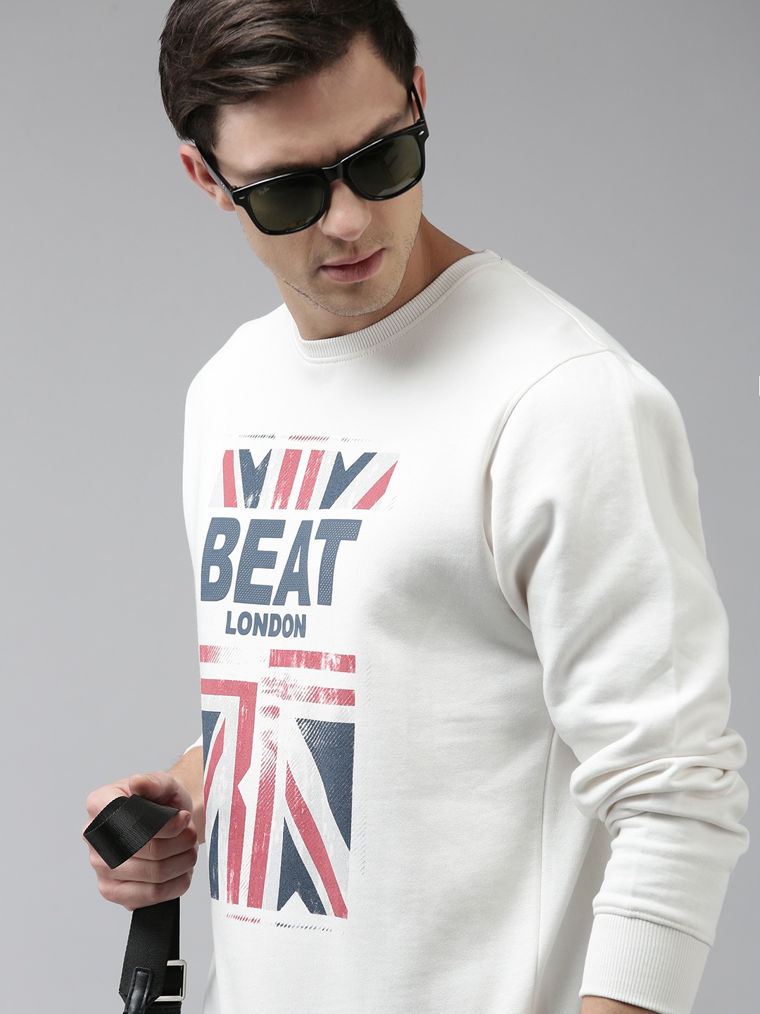 

BEAT LONDON by PEPE JEANS Men Off White & Blue Brand logo Printed Round Neck Sweatshirt