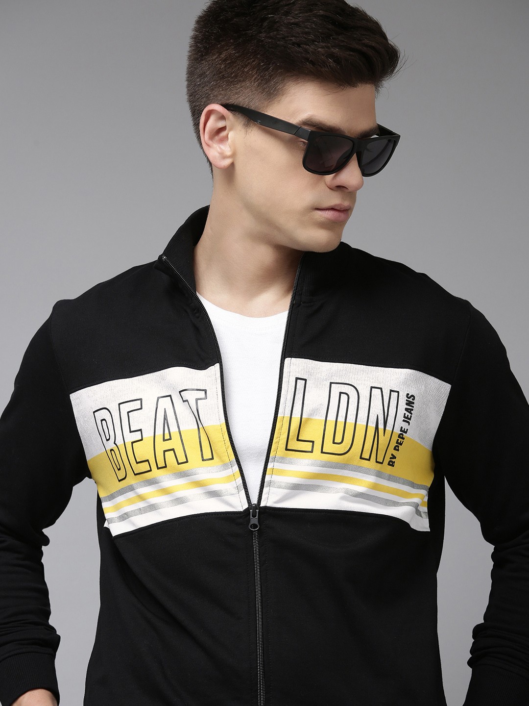 

BEAT LONDON by PEPE JEANS Men Black Brand Logo Printed Front-Open Sweatshirt