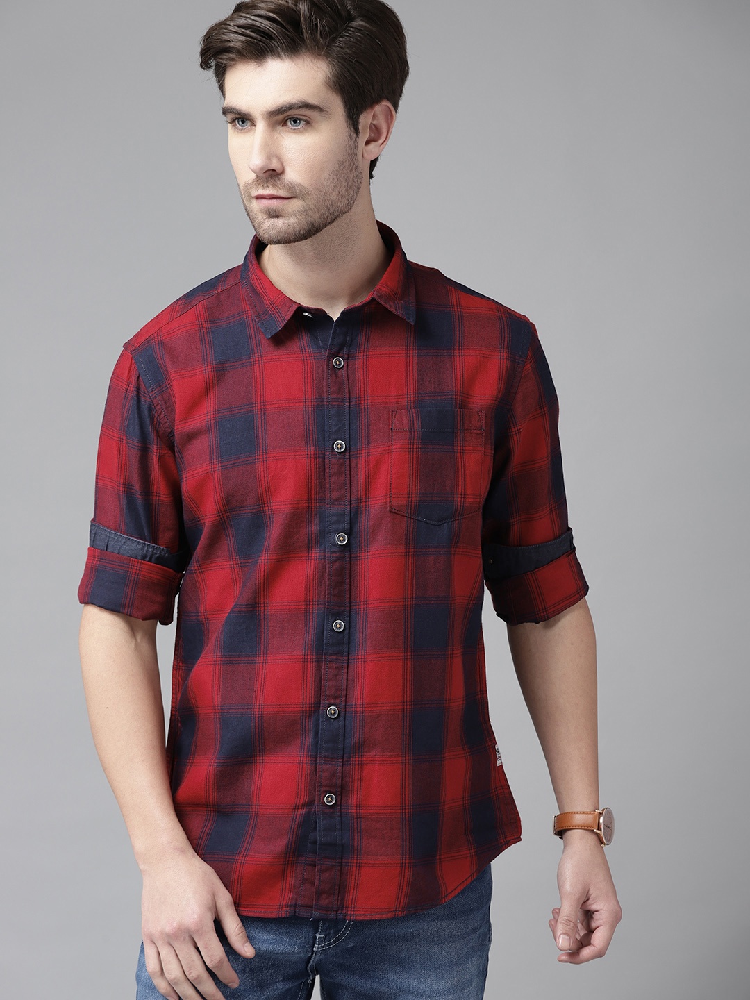 

BEAT LONDON by PEPE JEANS Men Red & Navy Blue Pure Cotton Slim Fit Checked Casual Shirt