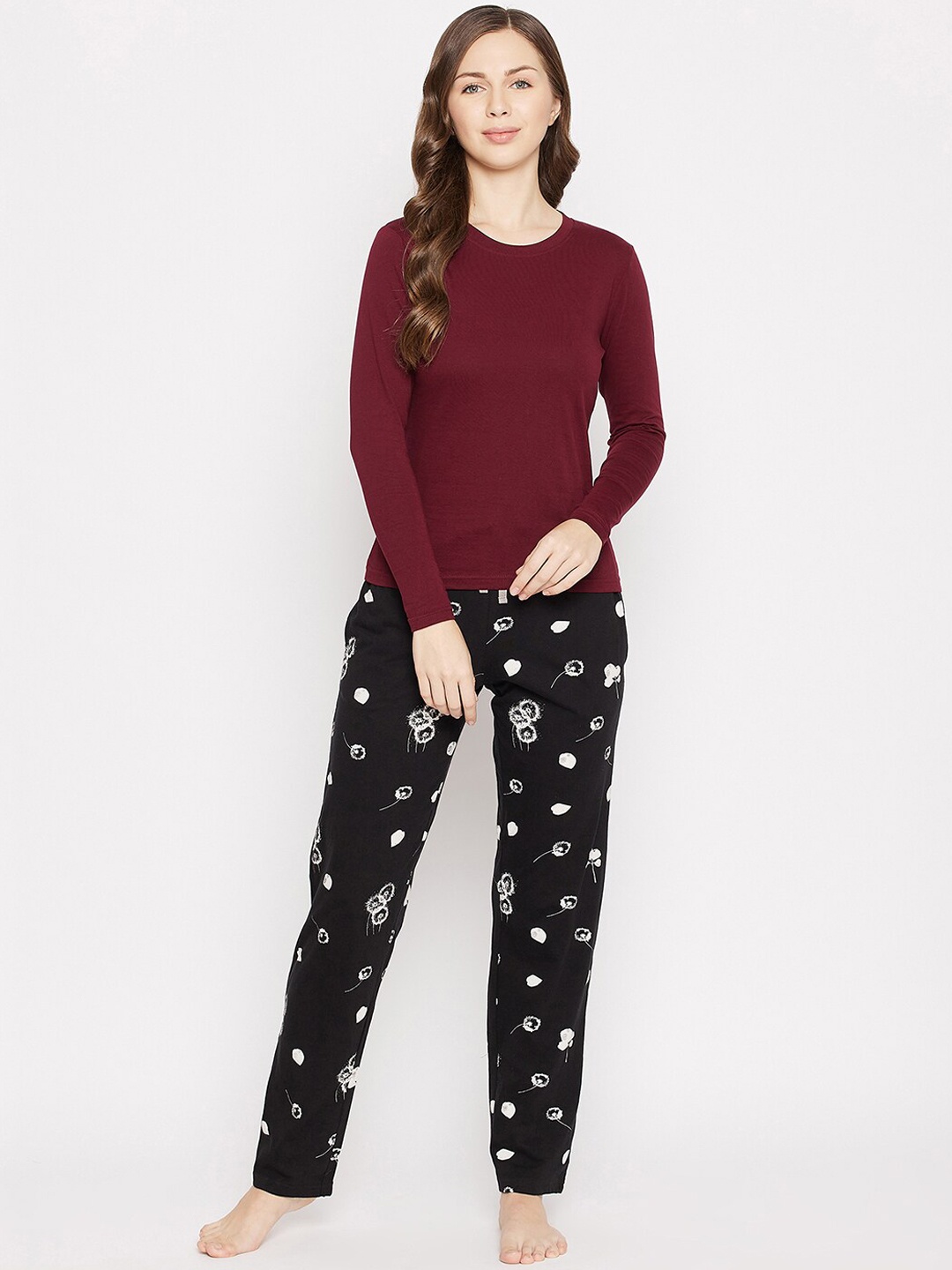 

Clovia Women Maroon & Black Printed Pure Cotton Sleep Top & Pyjama Set