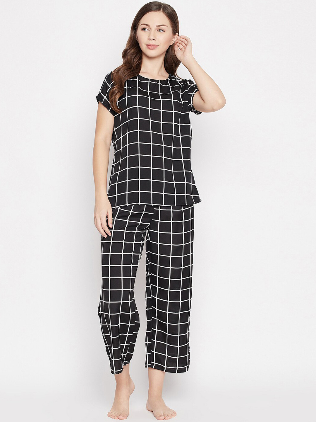 

Clovia Women Black & White Checked Crepe Top & Pyajama Set