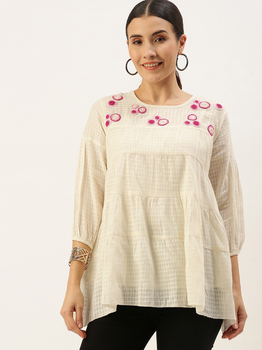 

Saanjh Off White Embroidered Tunic