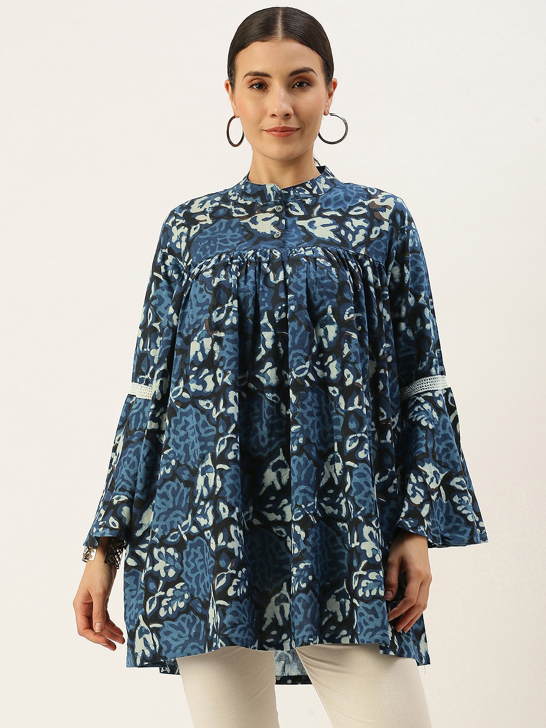 

Saanjh Blue Mandarin Collar Printed Tunic