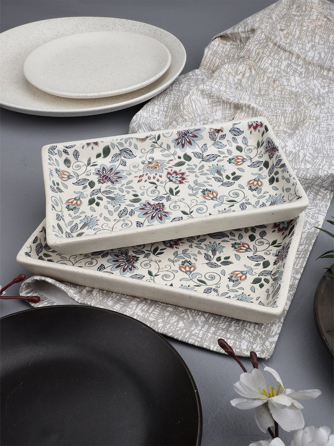 

MIAH Decor White & Grey 2 Pieces Handcrafted Printed Stoneware Matte Plates