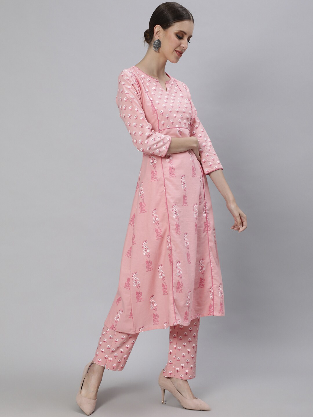 

Ishin Women Pink Floral Printed A-Line Pure Cotton Kurta with Trousers