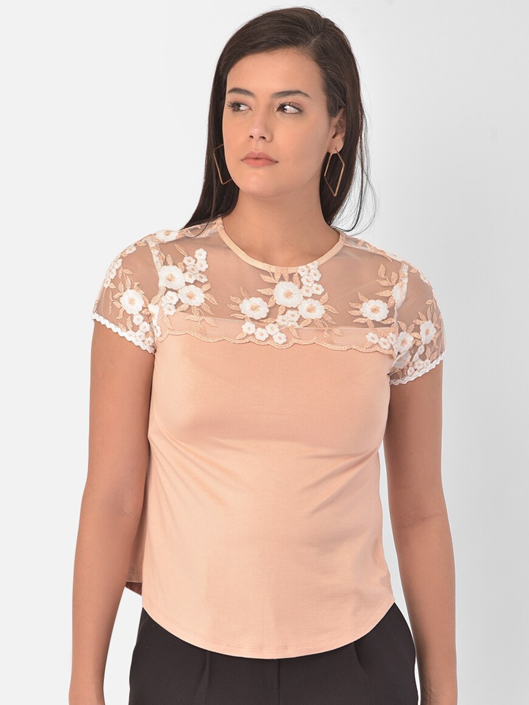 

Latin Quarters Peach-Coloured & White Floral Embroidered Top