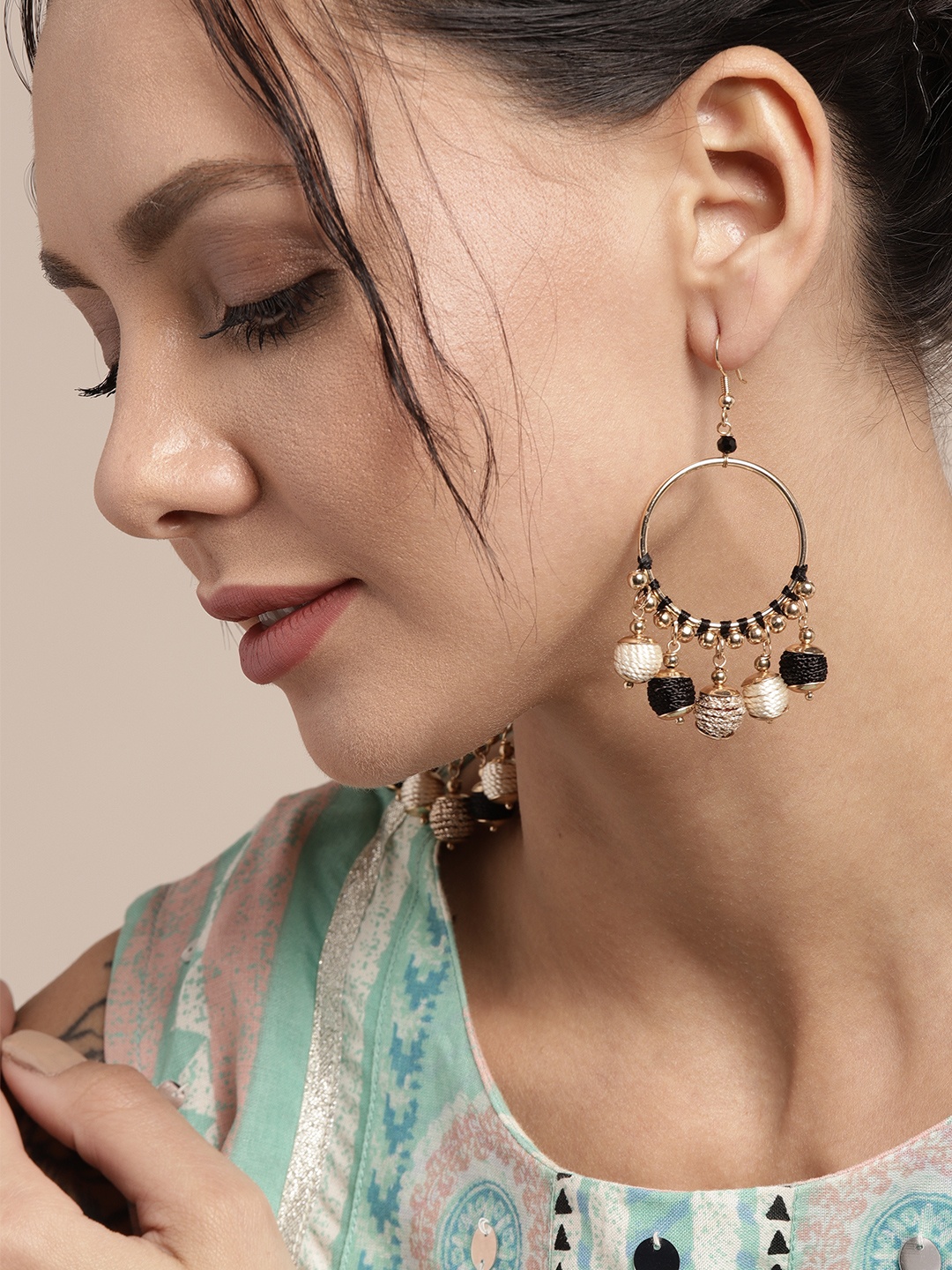 

Sangria Off-White & Black Gold-Plated Circular Drop Earrings