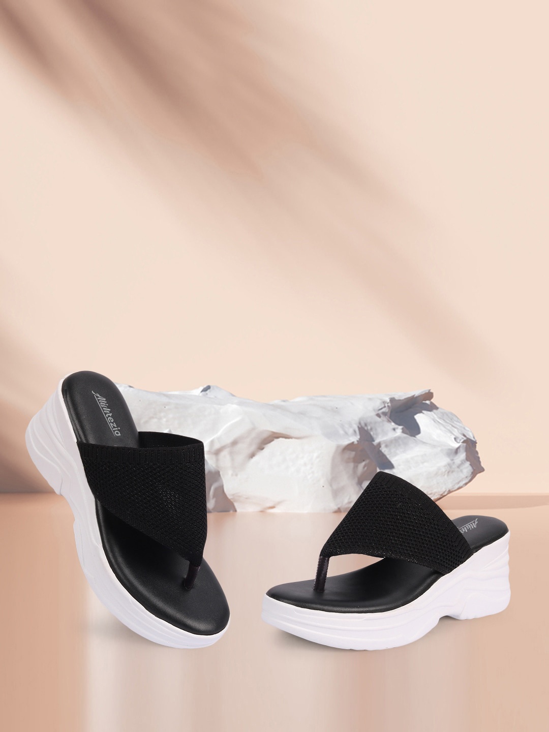 

Alishtezia Black Printed PU Block Sandals