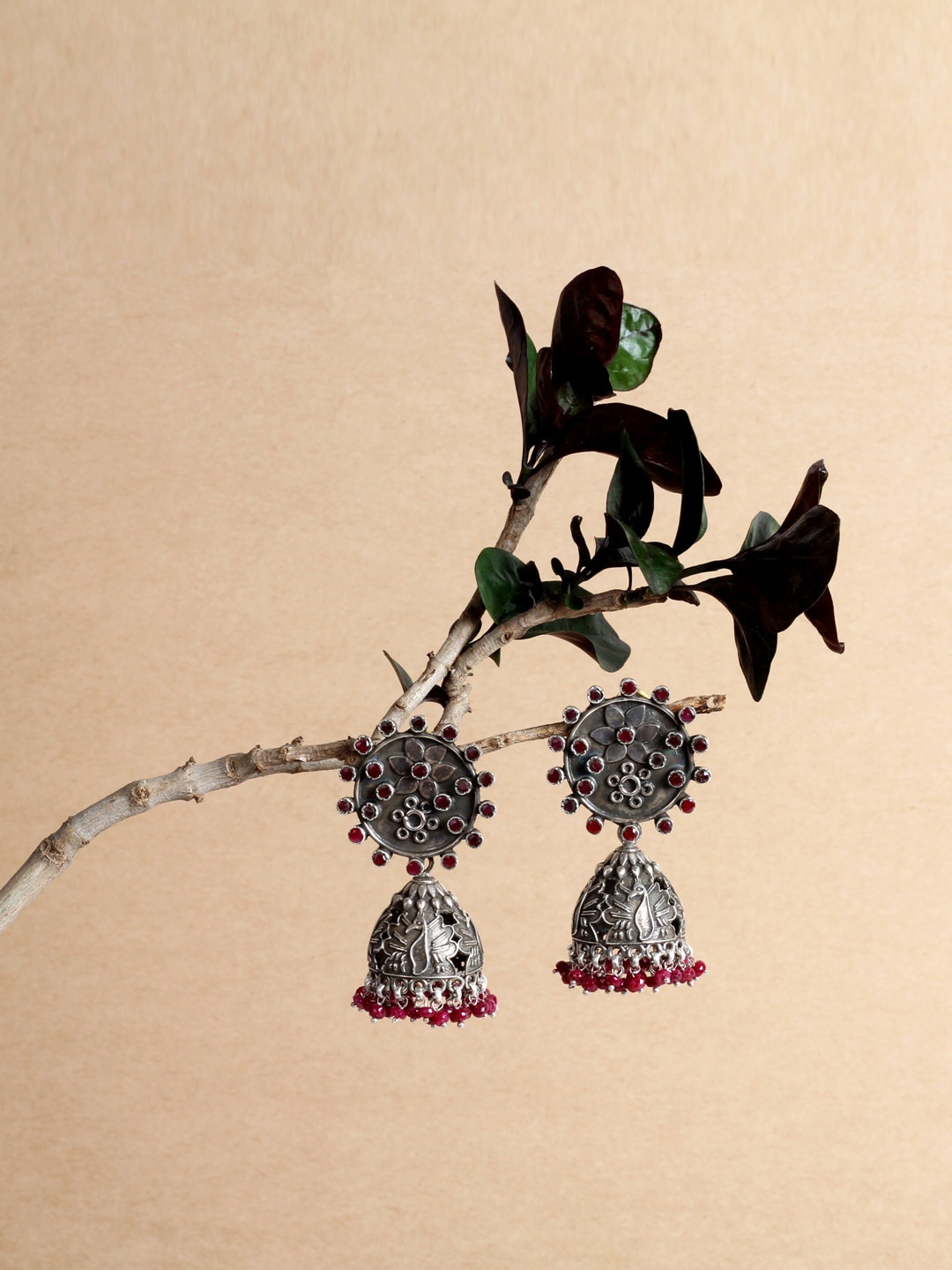 

SANGEETA BOOCHRA Silver-Toned & Pink Handcrafted Contemporary Jhumkas