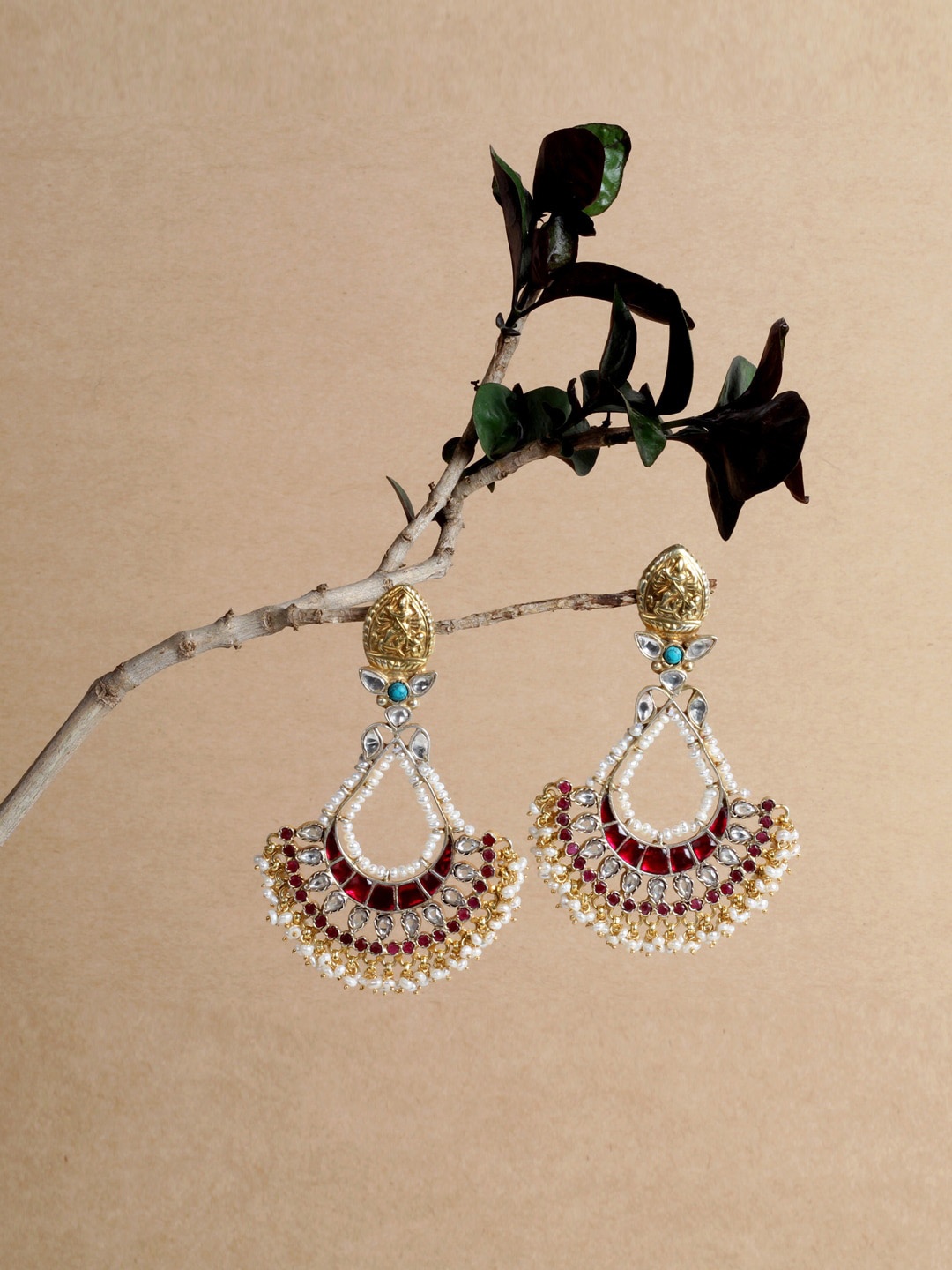 

SANGEETA BOOCHRA Gold-Toned Contemporary Drop Earrings
