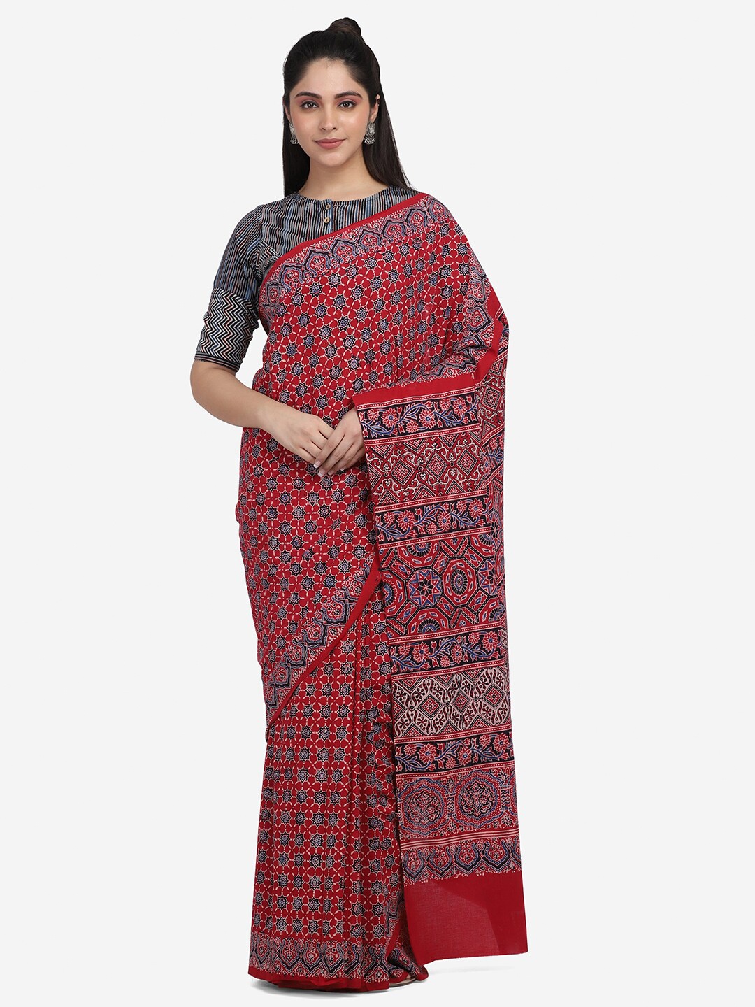 

THE WEAVE TRAVELLER Women Red Pure Cotton Ajrak Printed Saree