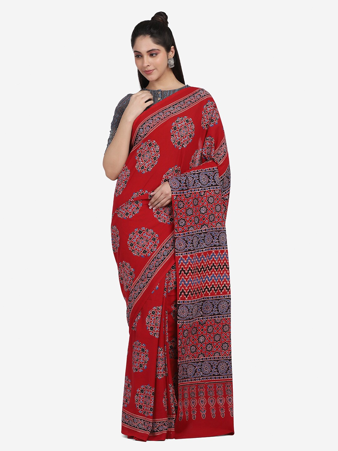 

THE WEAVE TRAVELLER Red & Blue Ajrakh Pure Cotton Block Print Saree