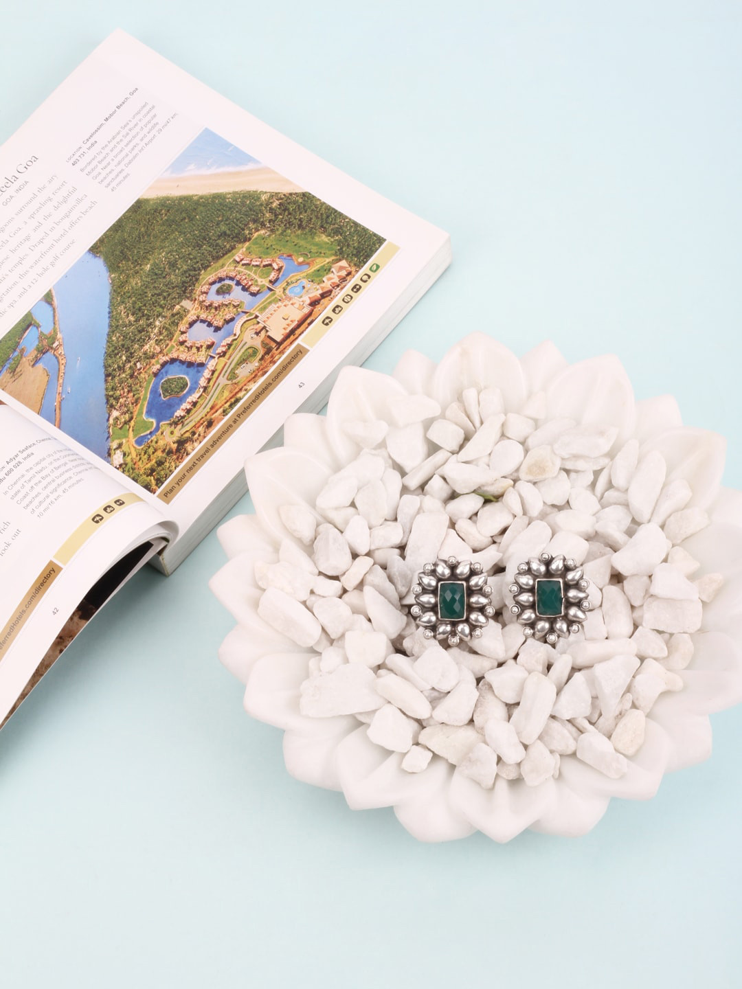 

SANGEETA BOOCHRA Silver-Toned & Green Handcrafted Contemporary Studs