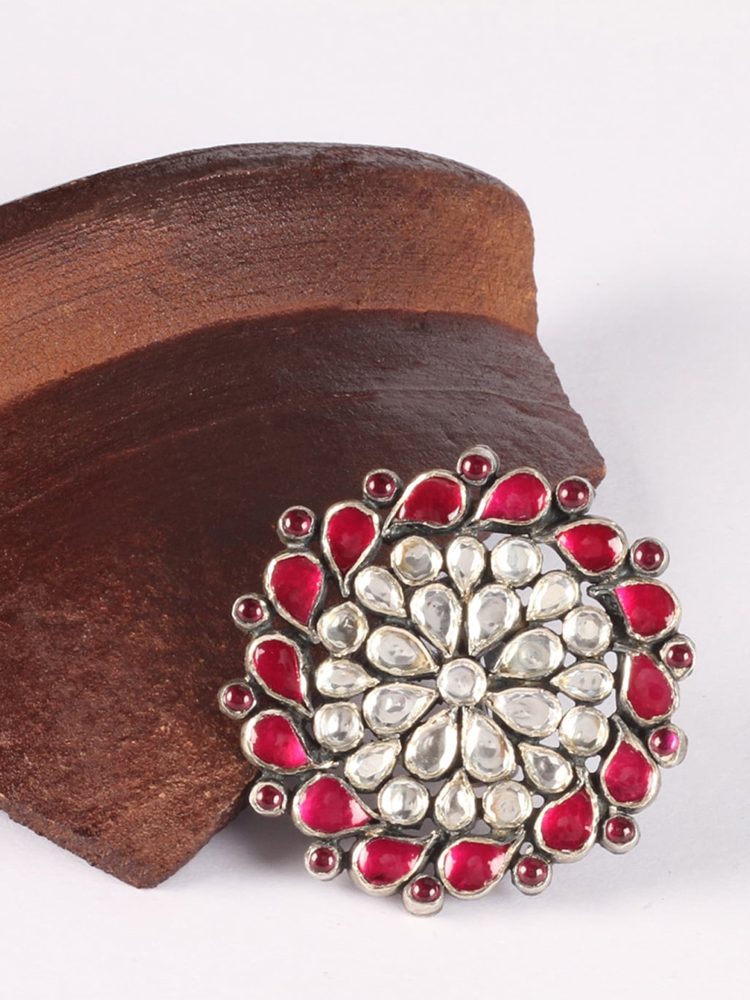 

SANGEETA BOOCHRA Silver Toned & Red Kundan Stone Studded Finger Ring