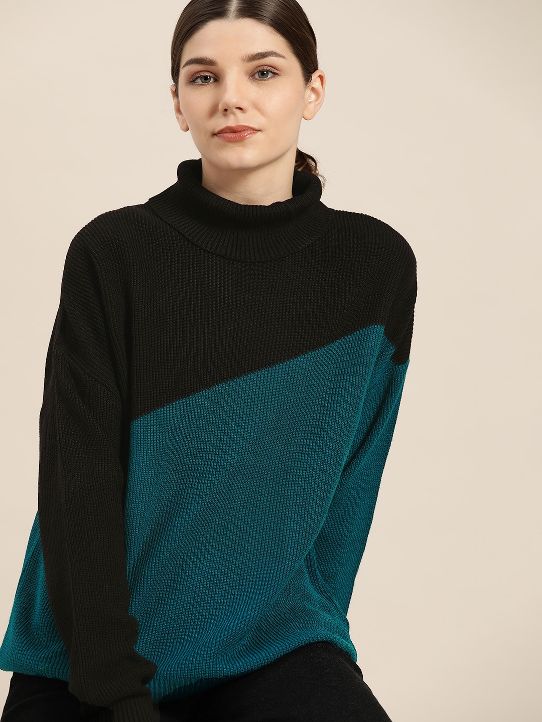 

ether Women Teal Green & Black Colourblocked Pullover