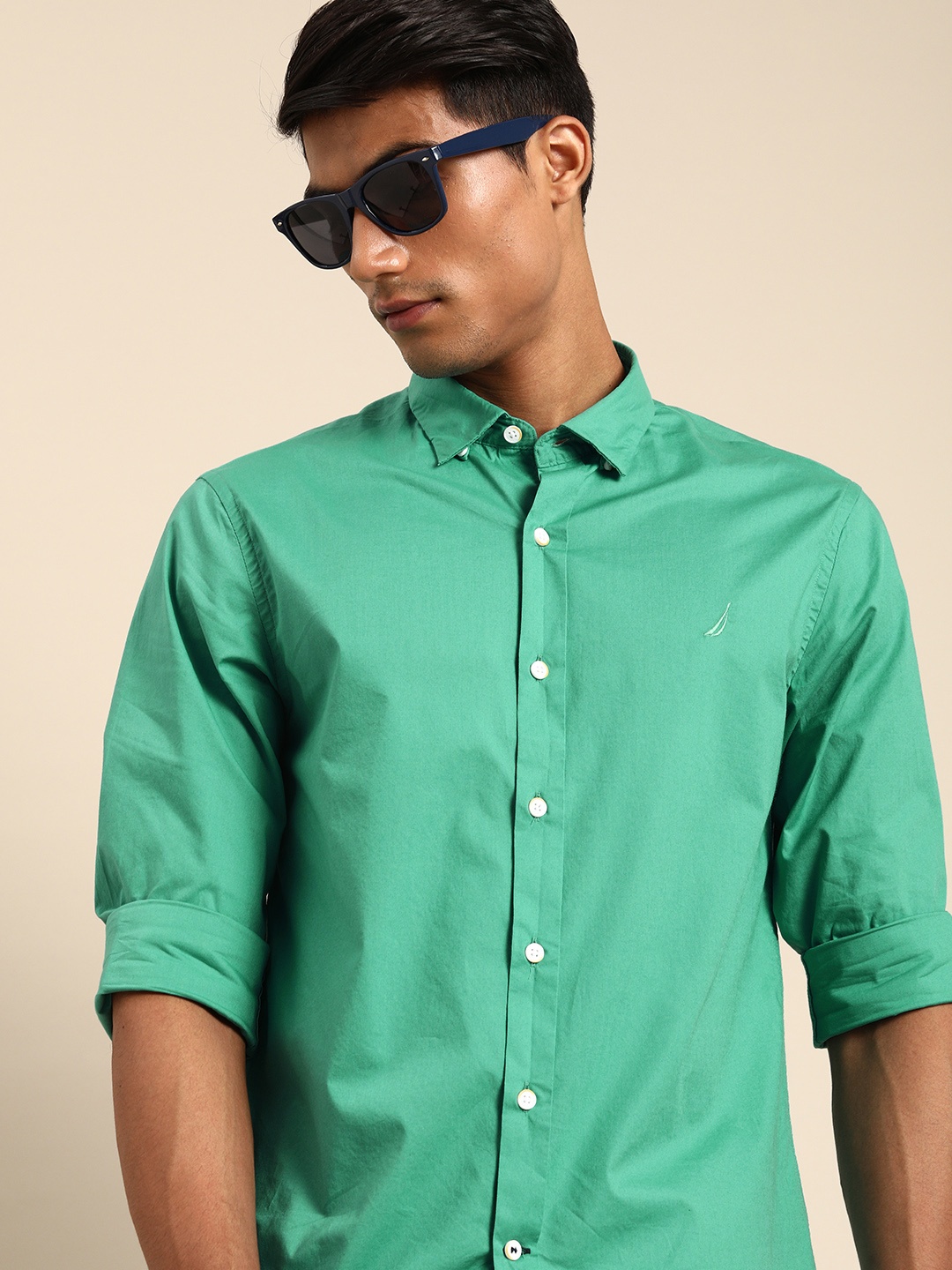 

Nautica Men Green Regular Fit Solid Casual Shirt