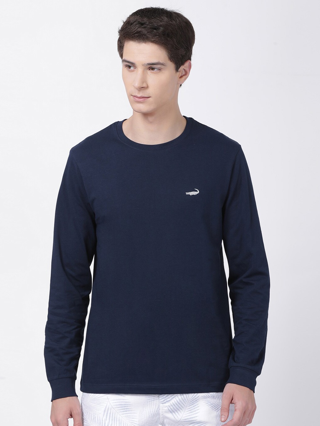 

Crocodile Men Navy Blue Solid Round Neck T-shirt