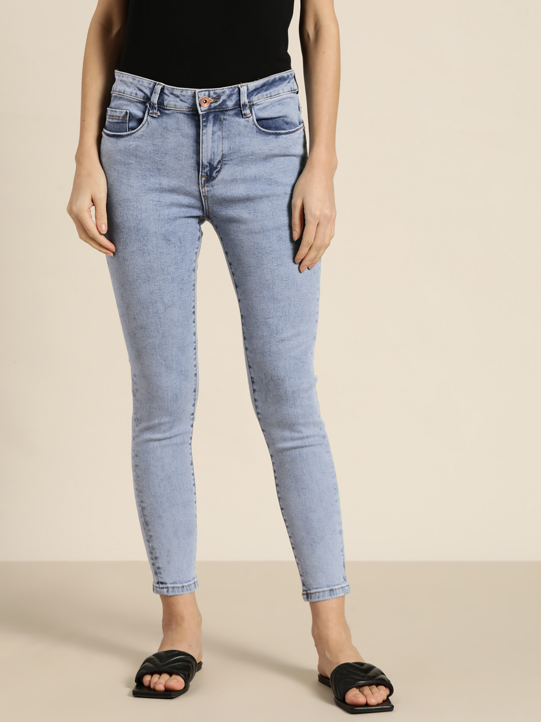 

ether Women Blue Skinny Fit Stretchable Cropped Jeans