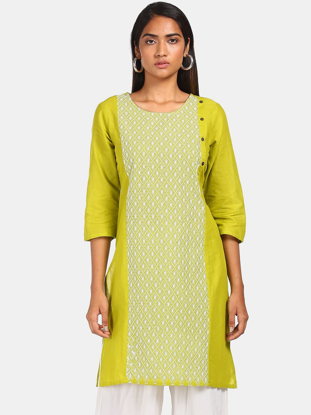 

Karigari Women Green & White Geometric Printed Kurta