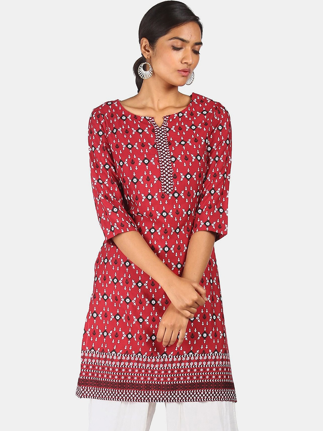 

Karigari Women Red & Black Geometric Printed Kurta