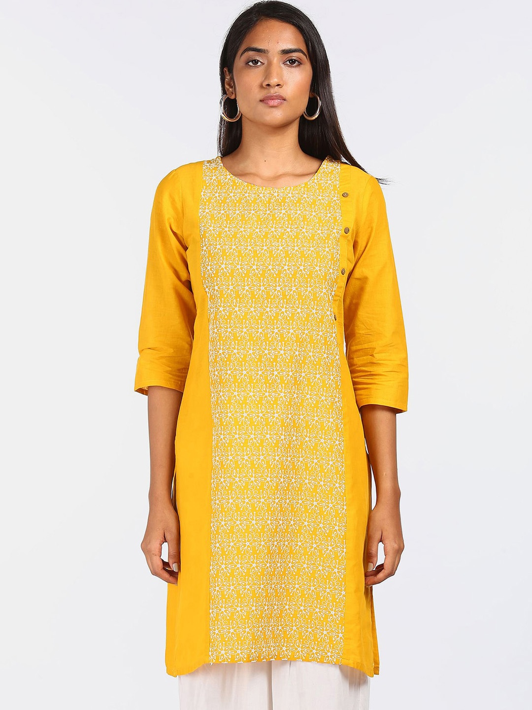 

Karigari Women Yellow & White Geometric Printed Kurta