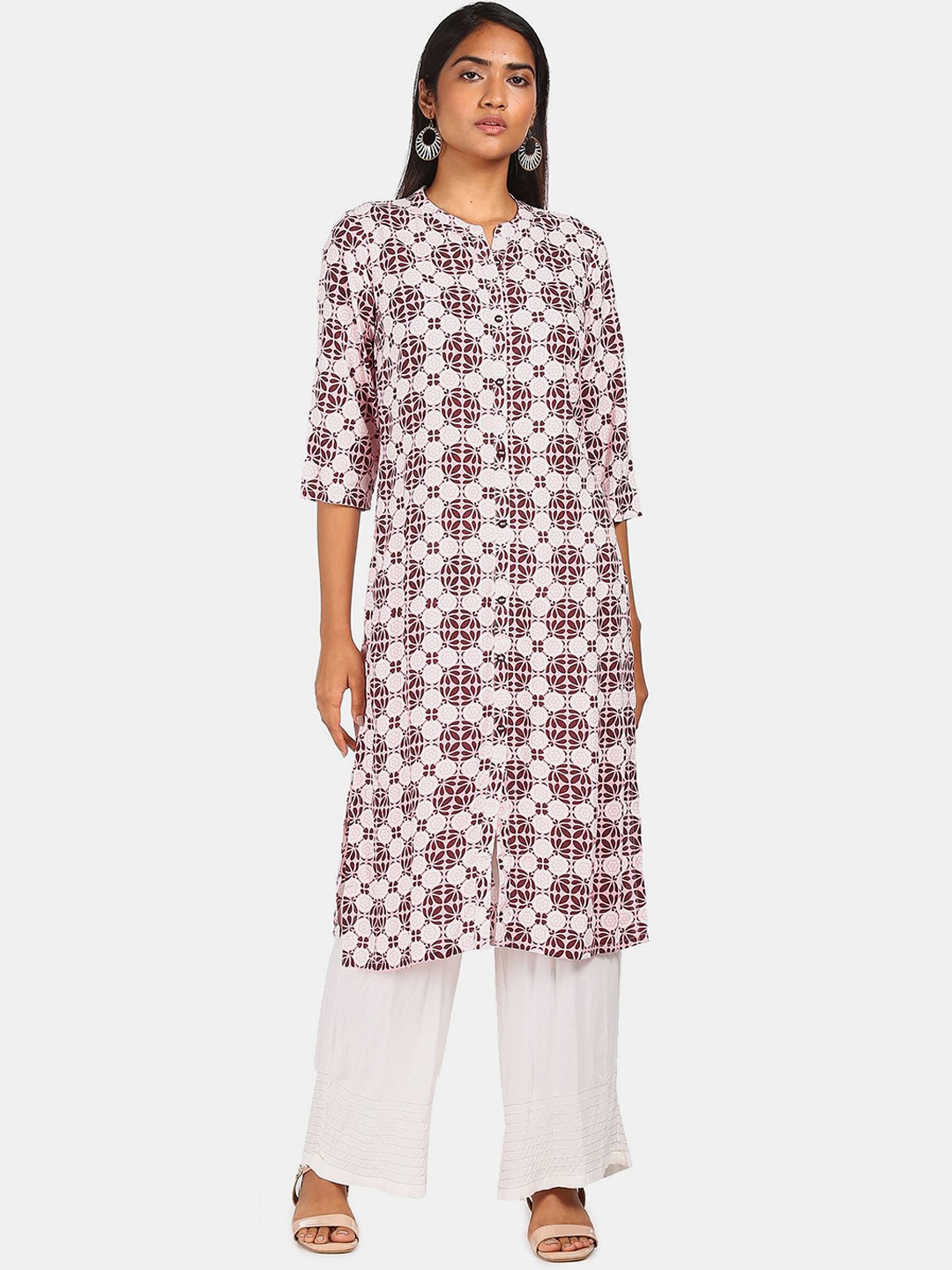 

Karigari Women Brown & White Geometric Printed Kurta