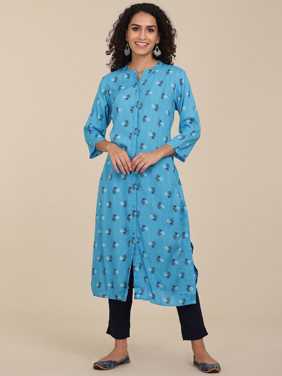 

Karigari Women Blue & Black Floral Printed Floral Kurta