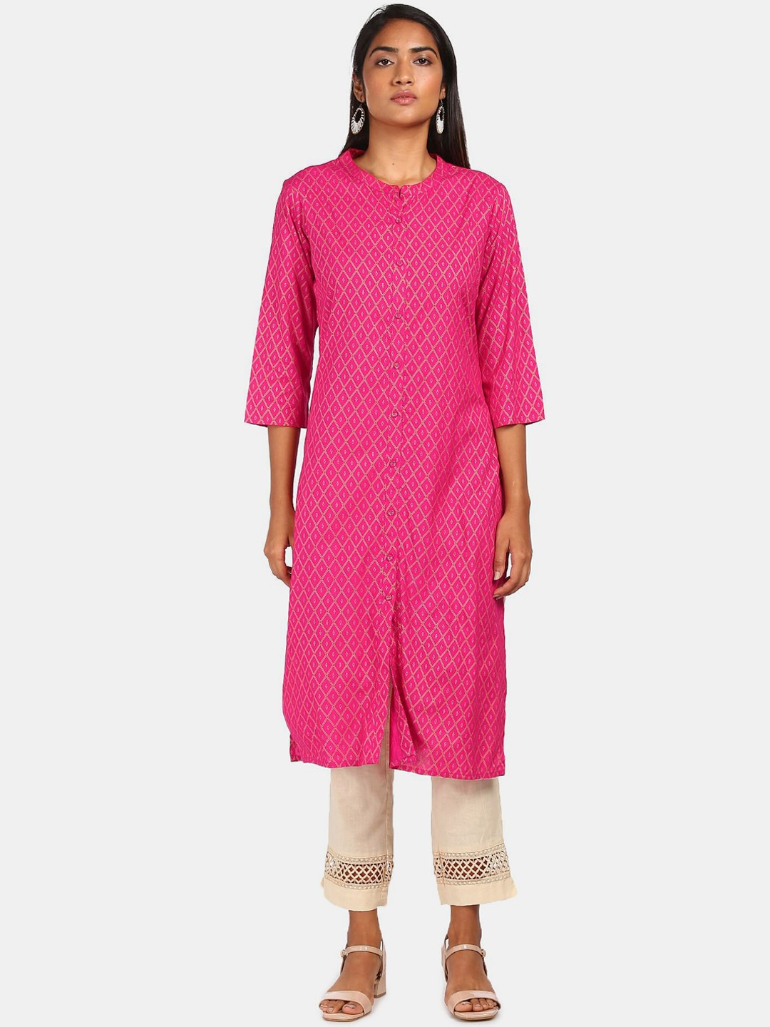 

Karigari Women Pink & Gold-Toned Geometric Printed Kurta