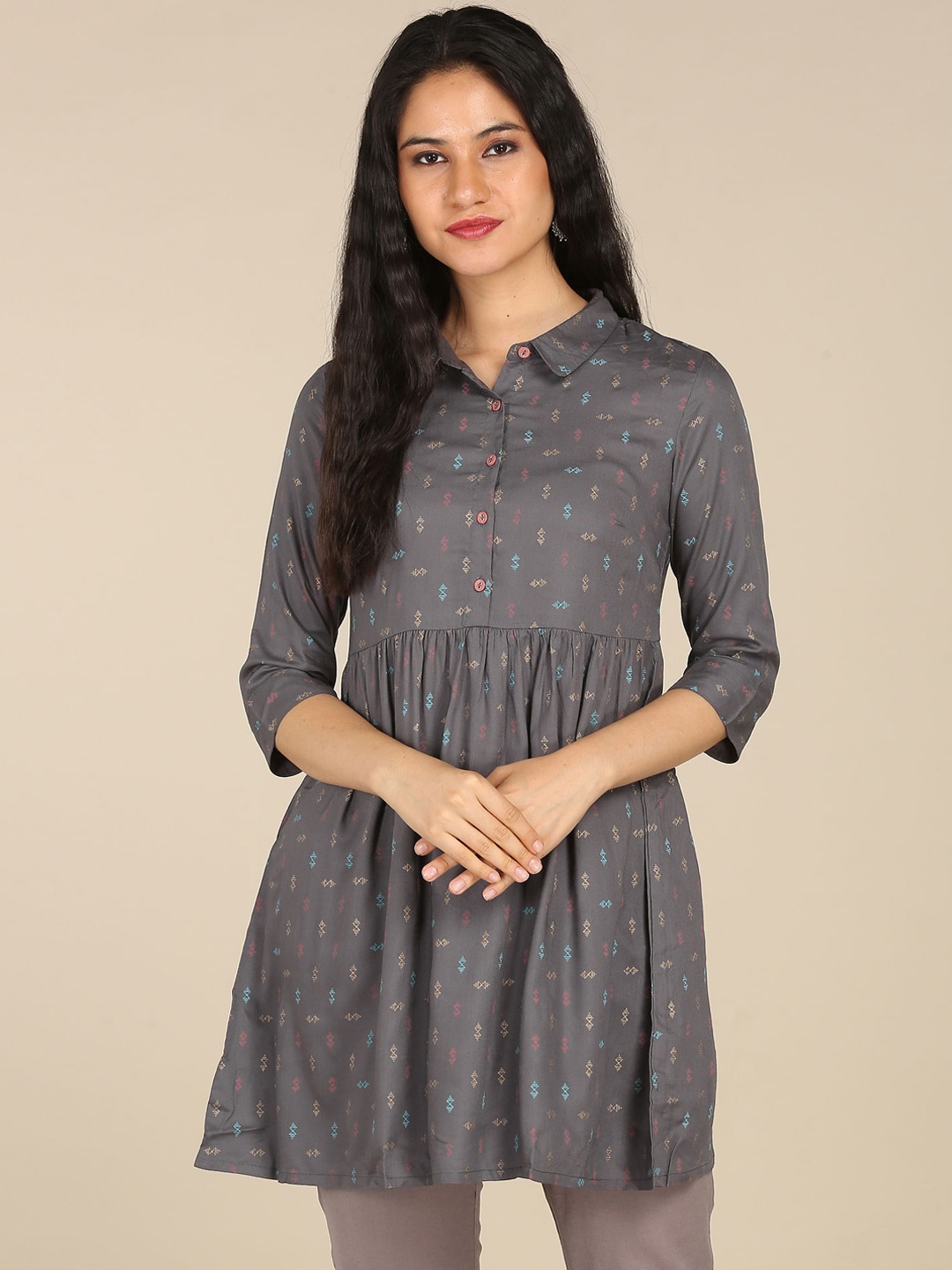 

Karigari Women Grey & Pink Quirky Printed Kurta
