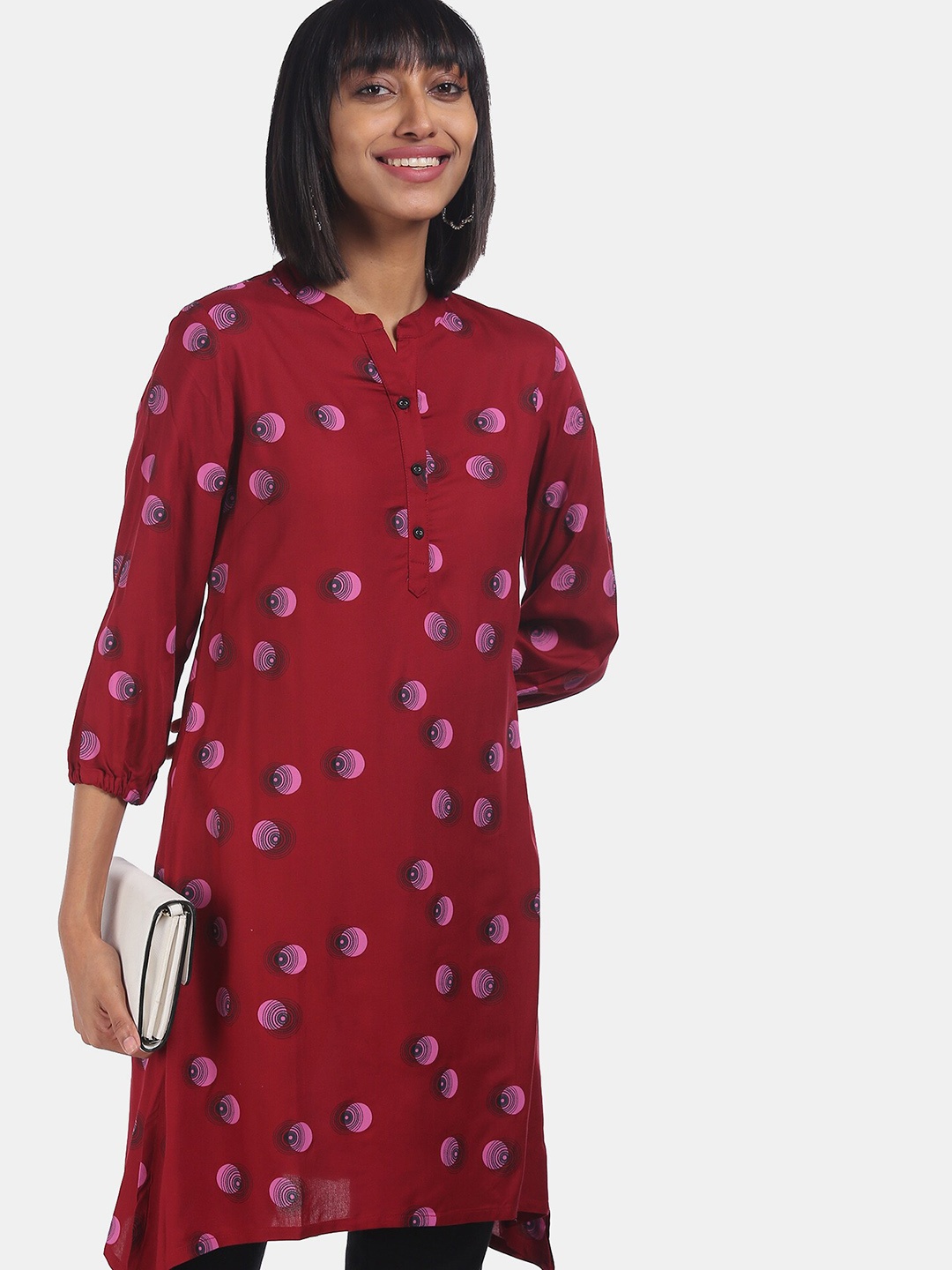 

Karigari Women Red & Pink Geometric Printed Regular Kurta