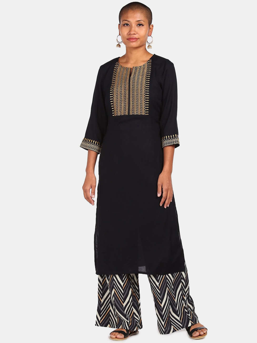 

Karigari Women Black & Gold-Toned Yoke Design Kurta