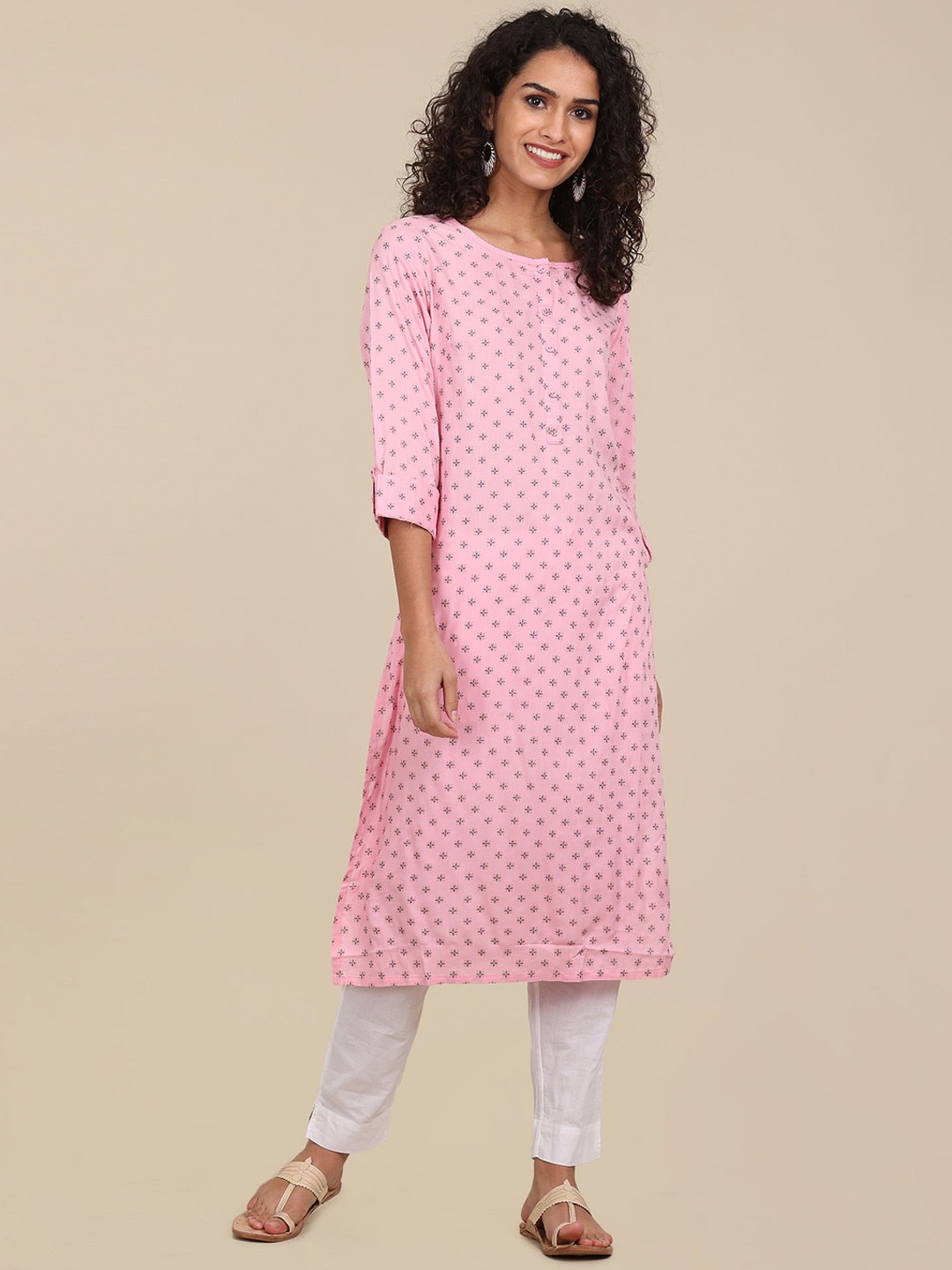 

Karigari Women Pink & Blue Floral Printed Floral Kurta