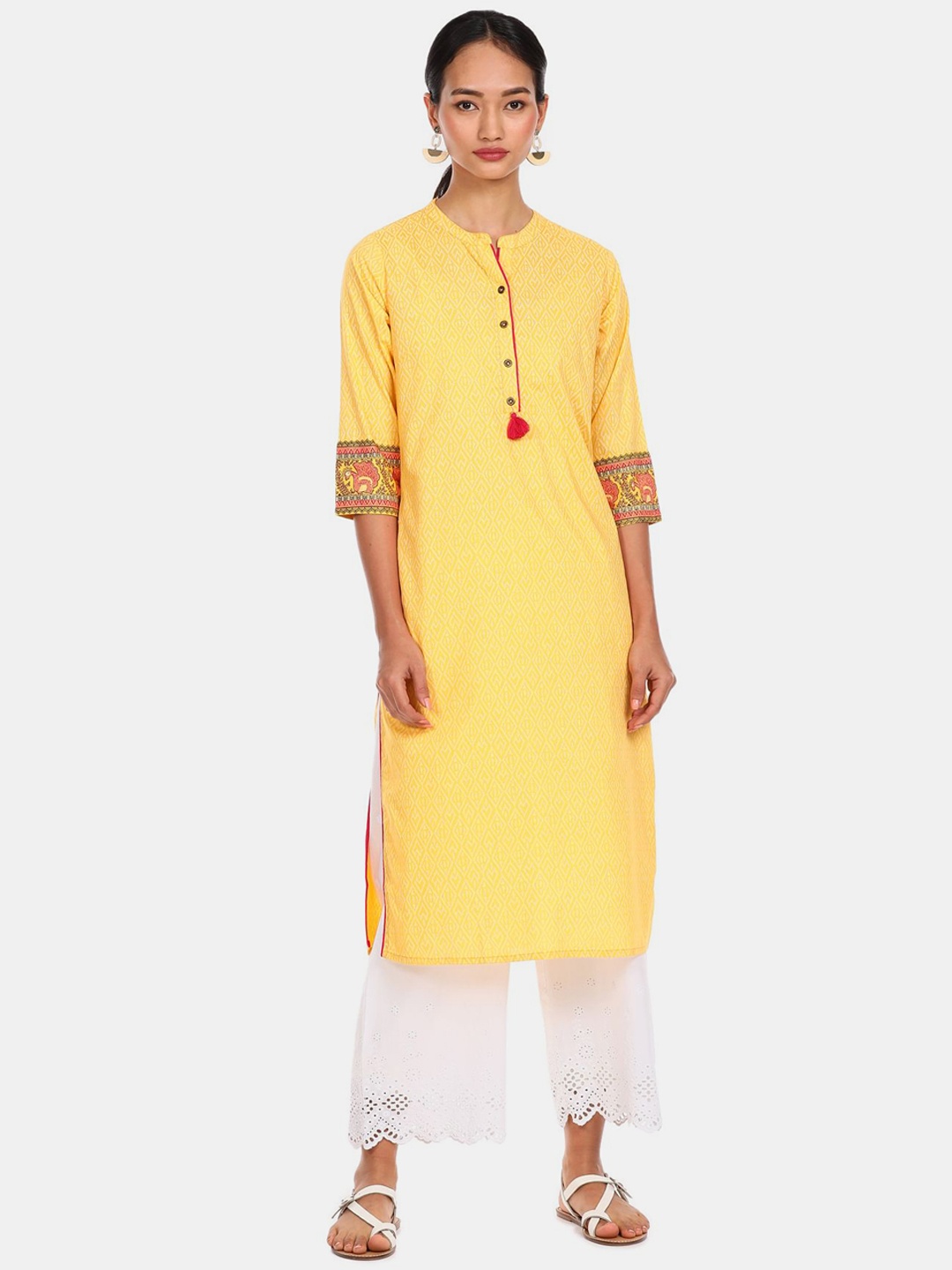 

Karigari Women Yellow & Red Geometric Printed Kurta