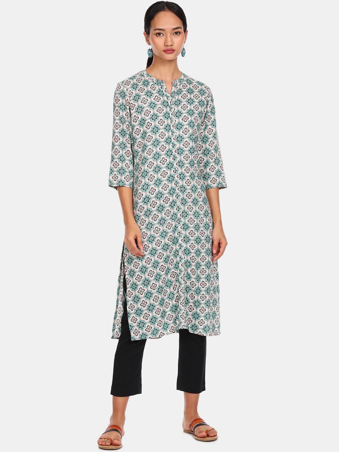 

Karigari Women Off White & Green Ethnic Motifs Printed Kurta