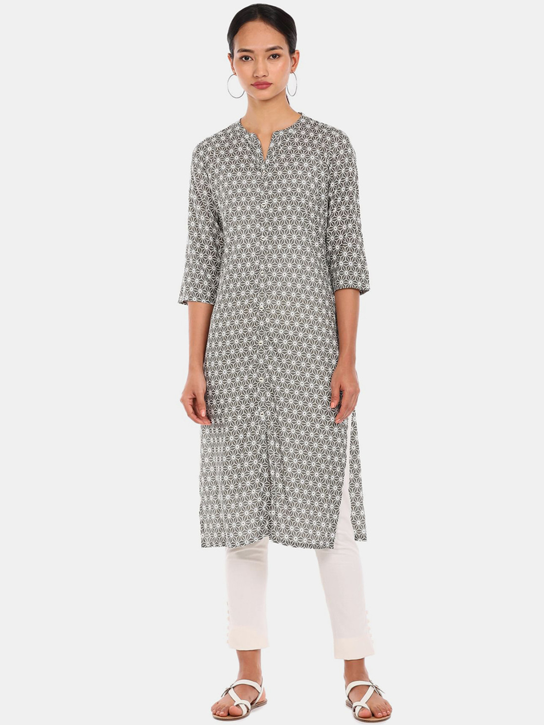 

Karigari Women Grey & White Geometric Printed Kurta
