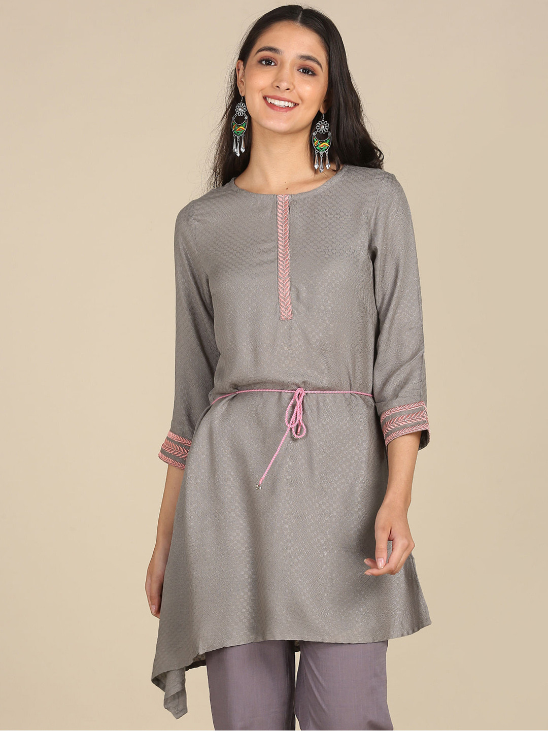 

Karigari Women Grey & Pink Ethnic Motifs Printed Kurta