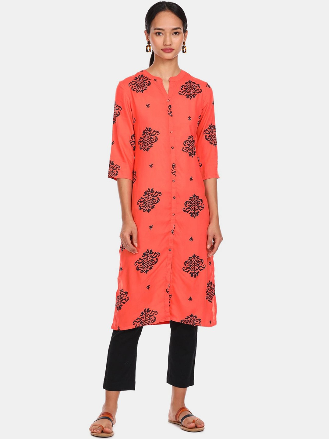 

Karigari Women Coral & Black Ethnic Motifs Printed Kurta